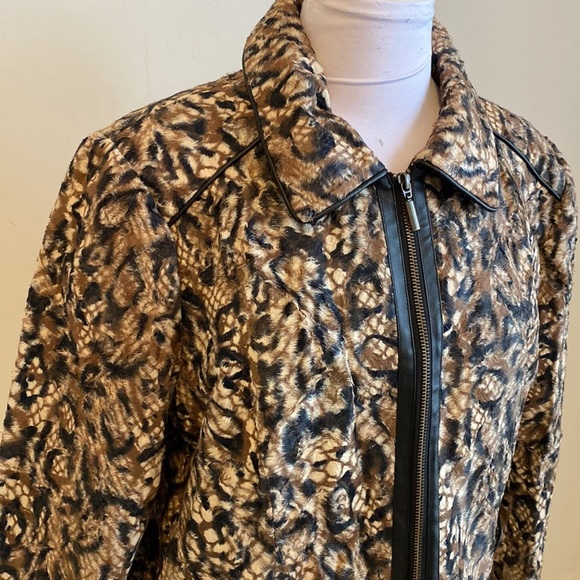 Chicos’s Queen Of Elegance Margaret Faux Fur Jacket - Picture 4 of 11